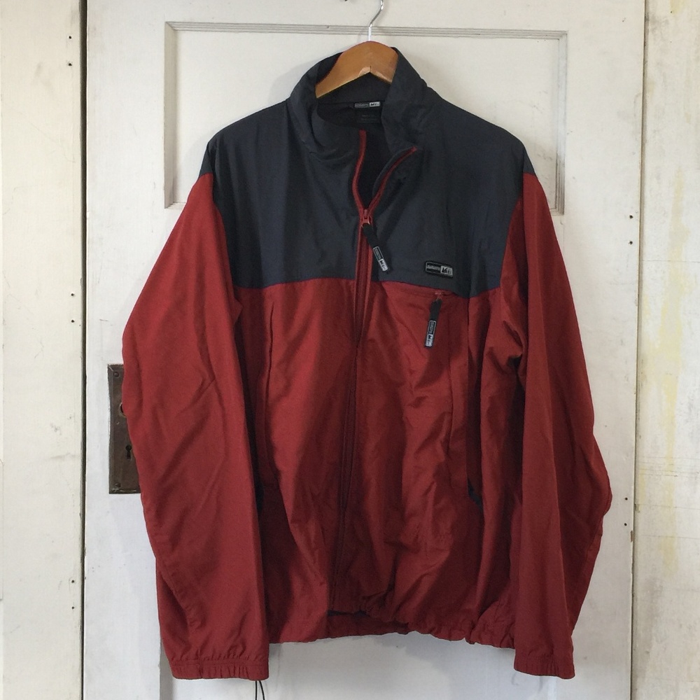 😊REI Black & Orange Zip Up Jacket
